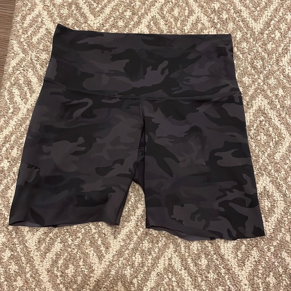 Lulu lemon biker shorts. Size 4. CHECK DESCRIPTION BEFORE PURCHASING.